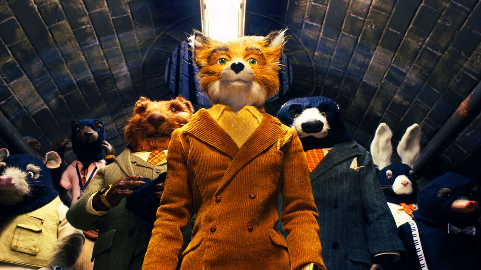 FANTASTIC MR. FOX, foreground: Mr. Fox (voice: George Clooney), 2009. ph: Greg Williams/TM and copyright ©Fox Searchlight. All rights reserved/courtesy Everett Collection